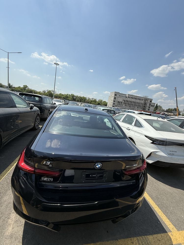 Bmw i3 edrive 40L nalichiyada