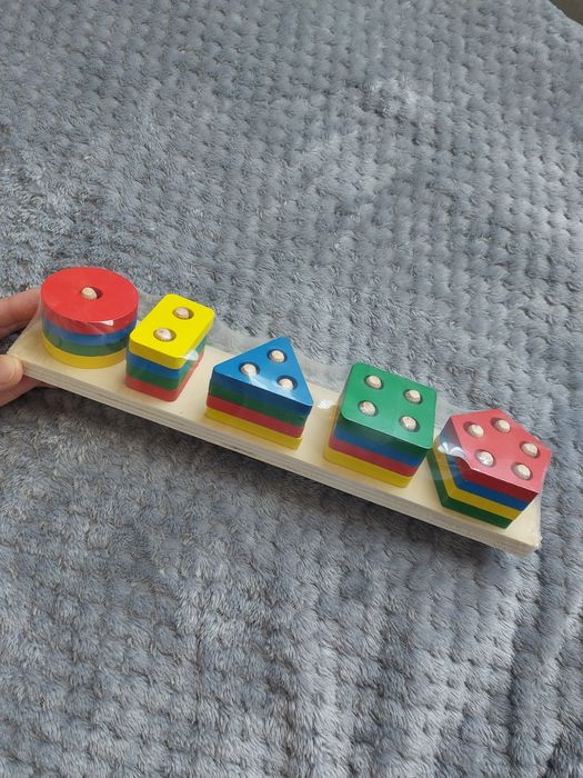 Jucărie educativă din lemn tip Montessori