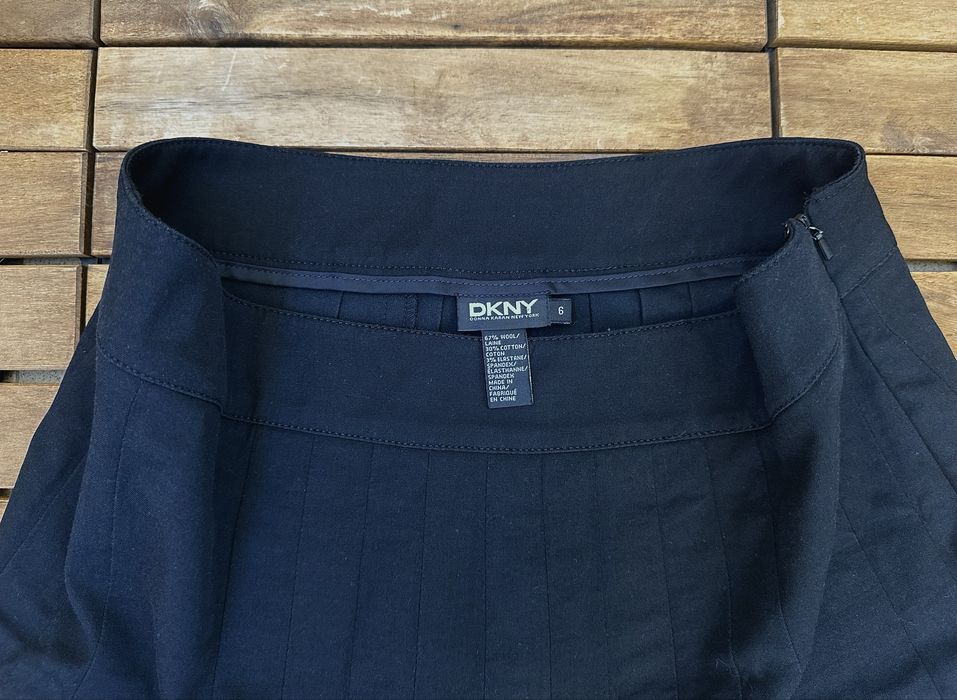 Дамска пола DKNY