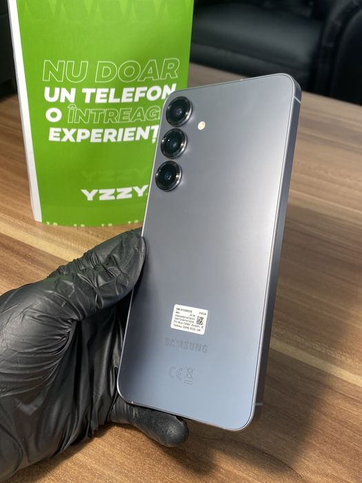 Samsung Galaxy s25 plus • 256 GB • Silver Shadow