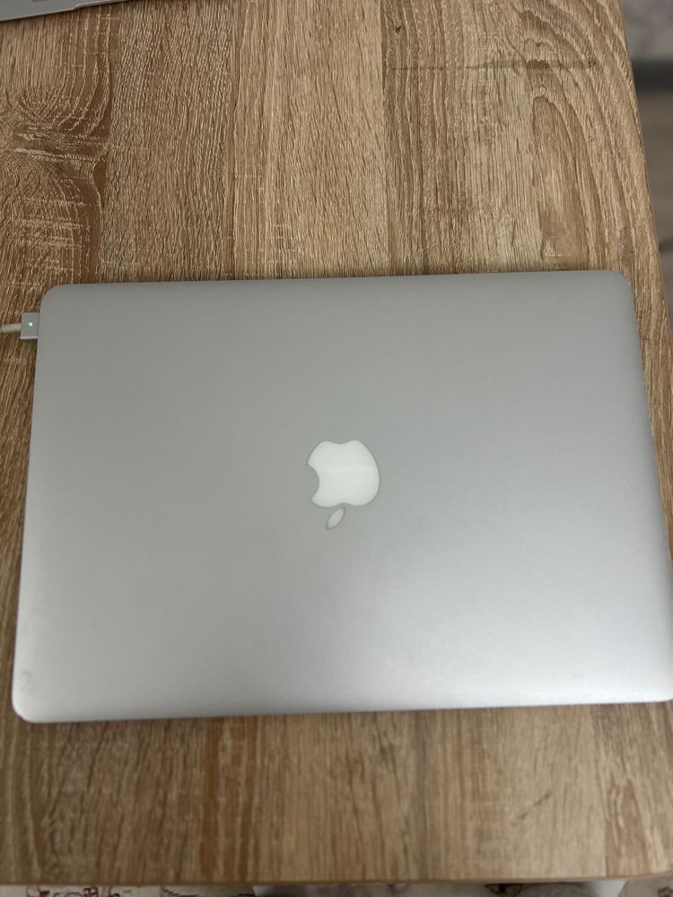 "Apple MacBook Air 11"" (Early 2015) C02P9T5QGFWM, КП-000055"