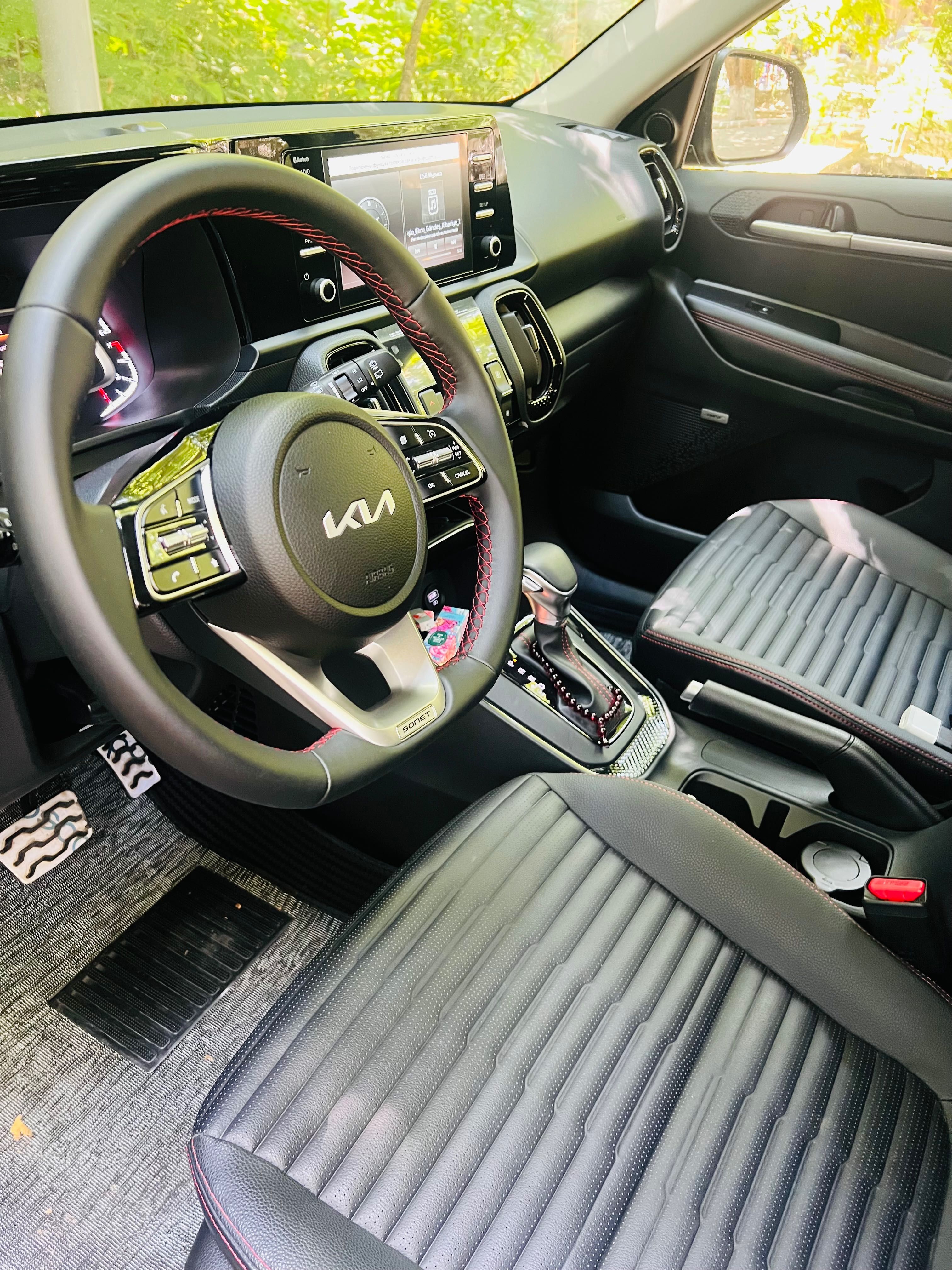 Kia Sonet Prestige 2025