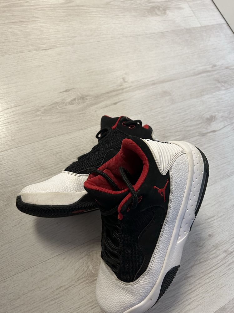 Маратонки Jordan 38,5