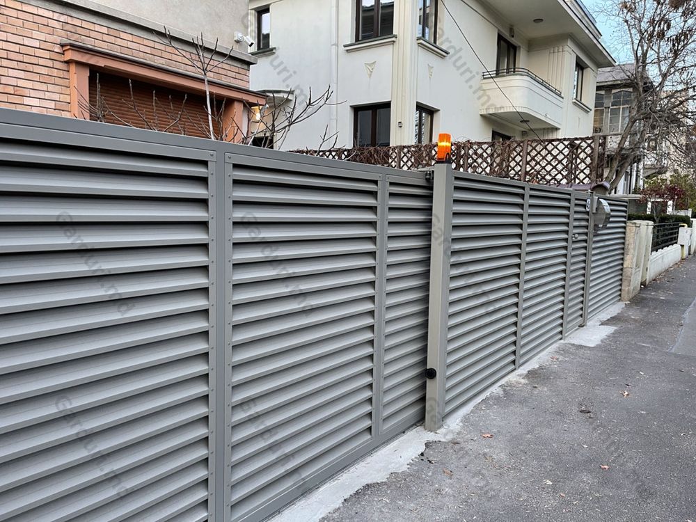 Confecționăm gardul la cererea clientului orice model