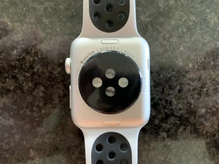 Înlocuim sticlă ecran spart - Apple Watch Seriile 1,2,3,4,5,SE,6