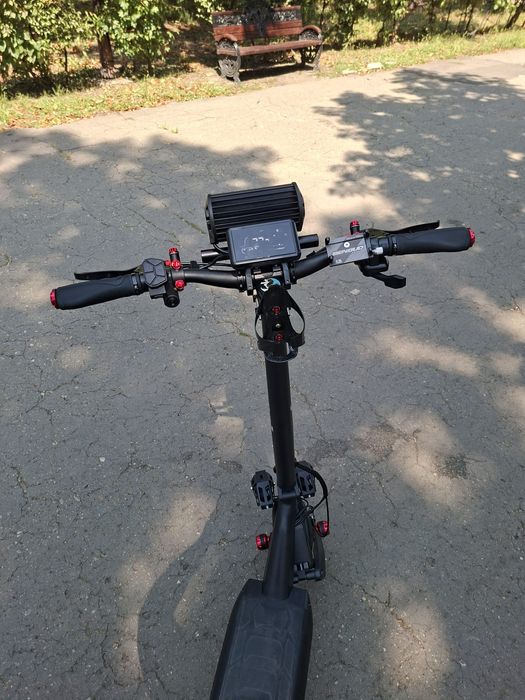 Vând trotineta ezotron