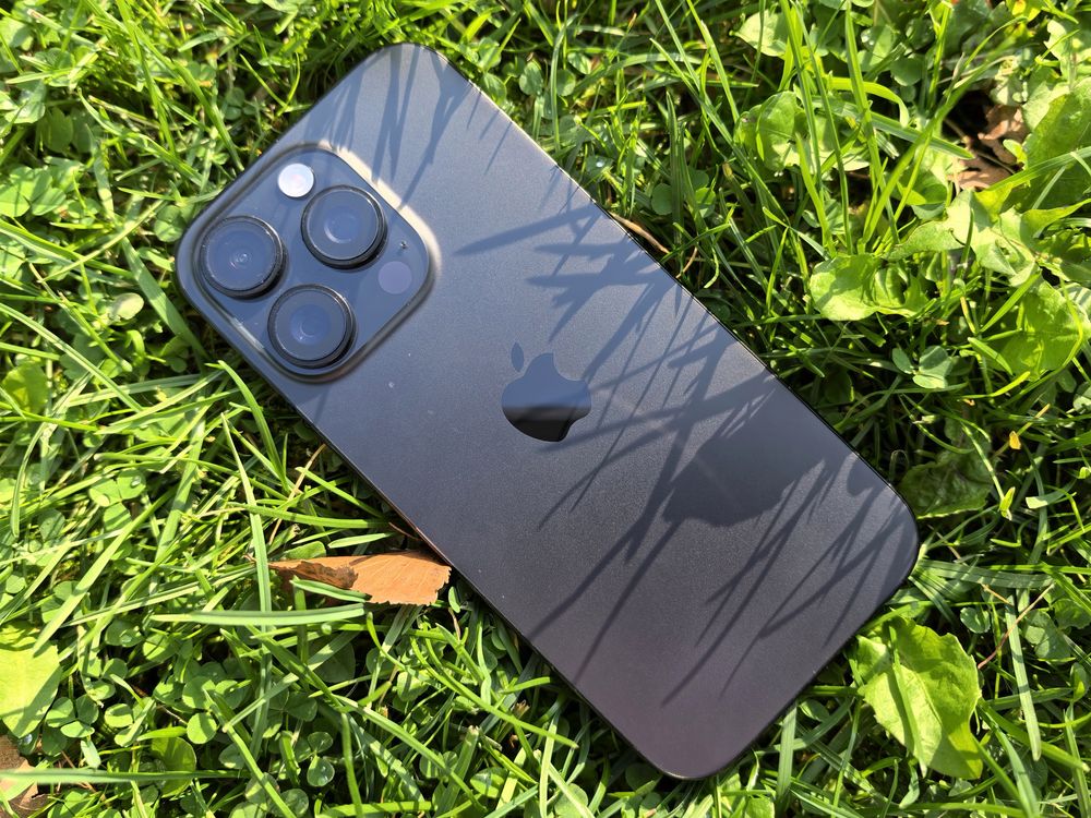 Обменяю Iphone 16 pro 128gb Black E-sim