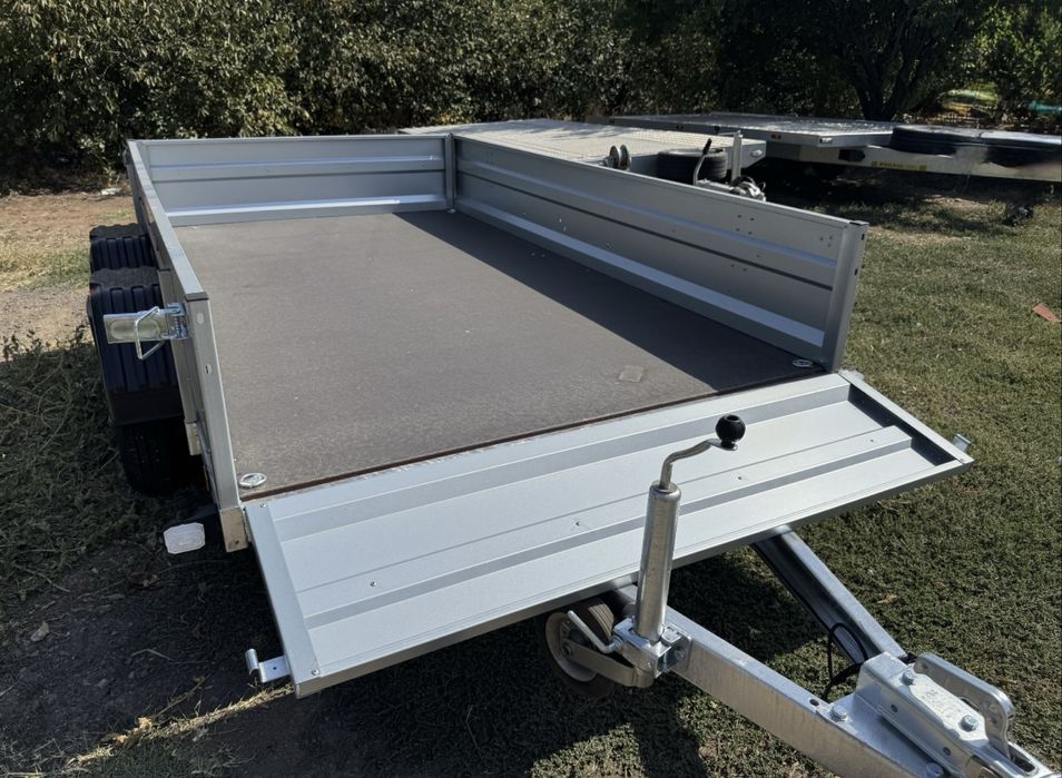 Remorcă 750 Kg nouă, dimensiuni 235x125 cm