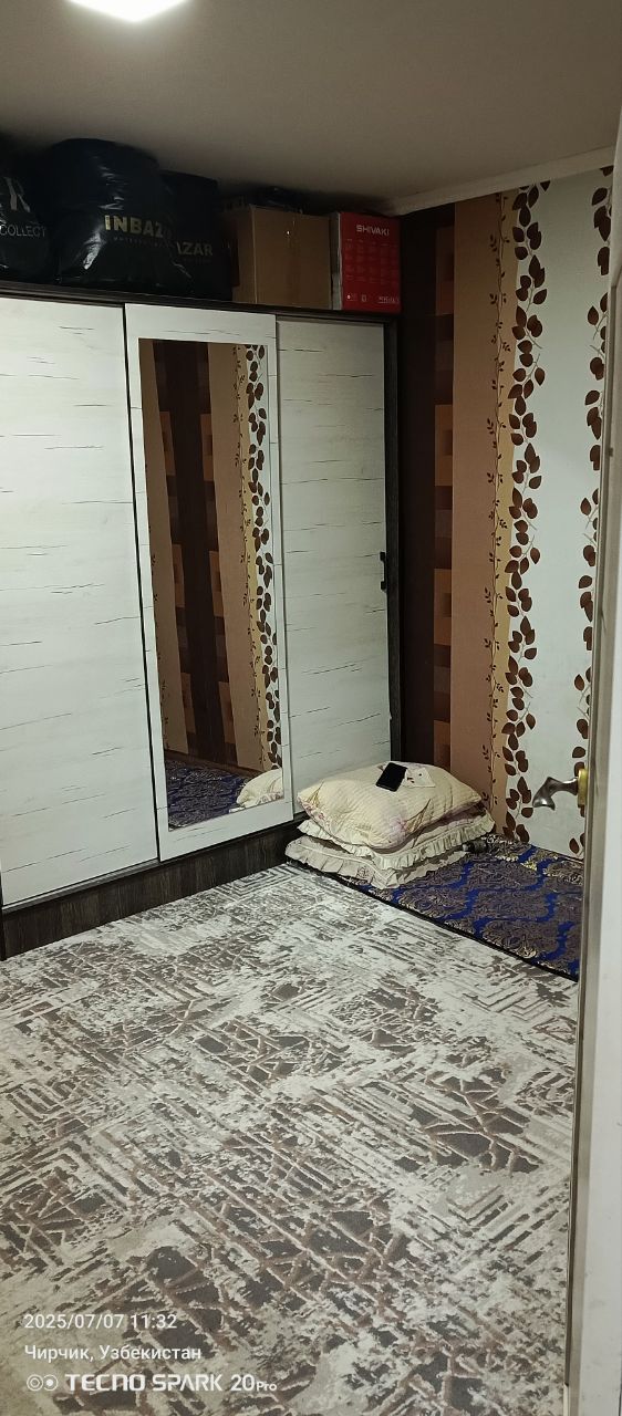 Ikki xonali uy sotiladi srochniy obshiyjitiya