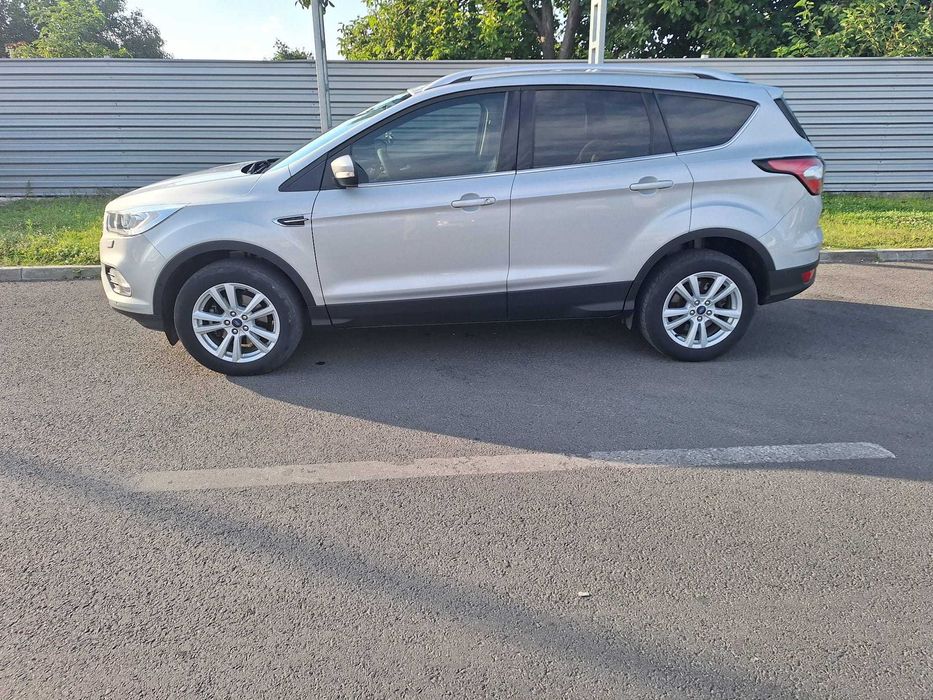 De vânzare: Ford Kuga 2019  1.5 Benzină 156.000 km Istoric -TiriacAuto