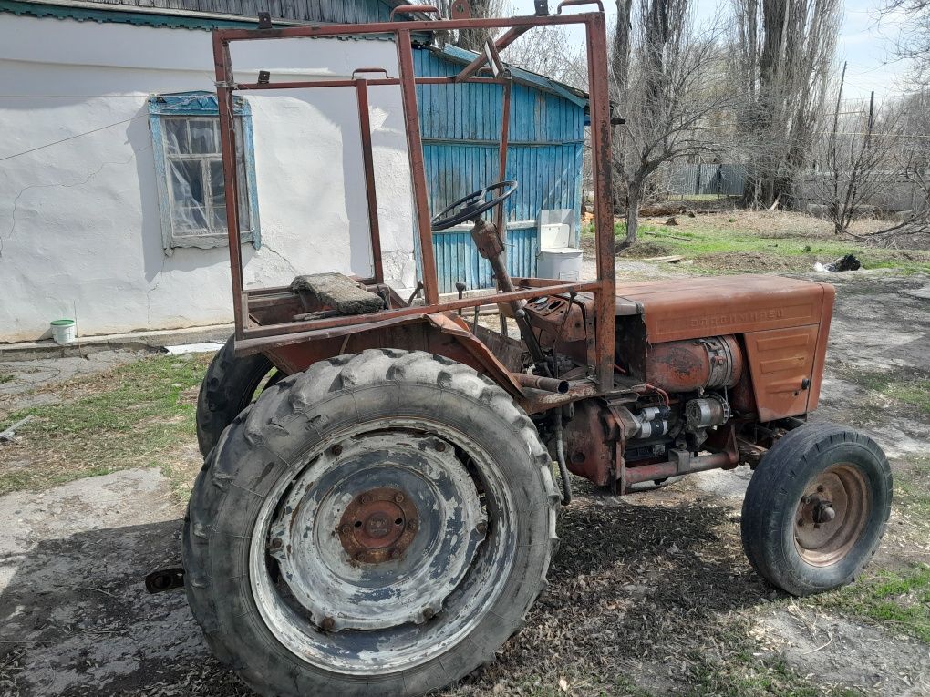 Трактор Т - 25 на ходу