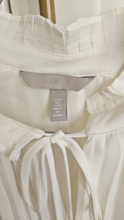 Плисиран топ с връзки H&M размер S, нов