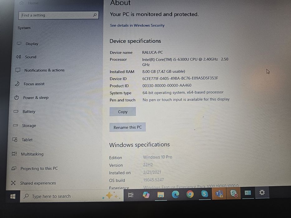 Vand laptop lenovo stare buna