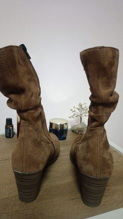 Боти на Rieker от естествен велур