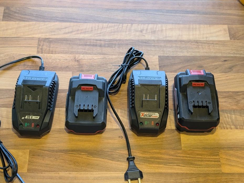 Incărcător și acumulator baterie Parkside de 4 Ah si de 2 Ah