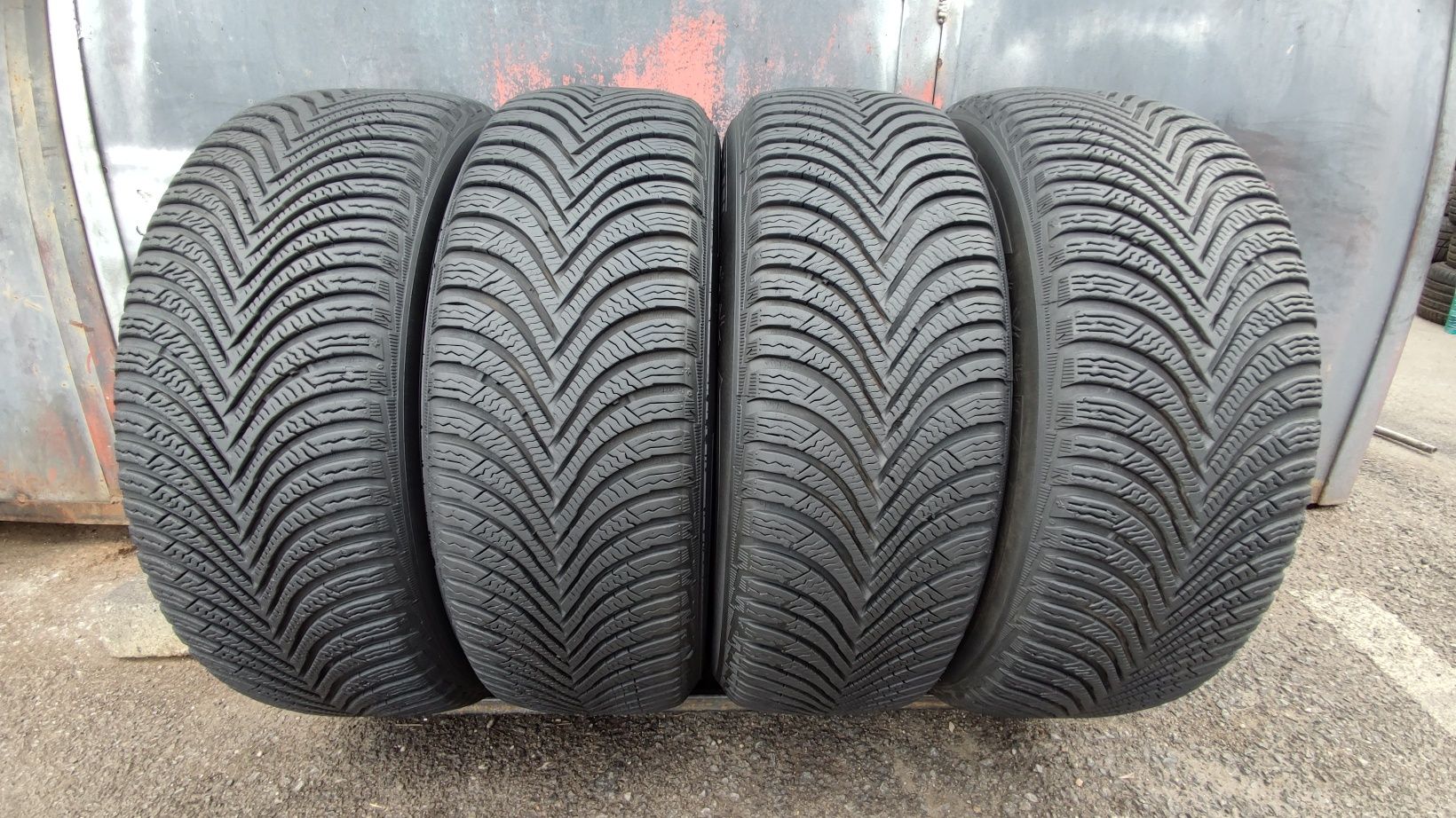 4бр. зимни гуми 205/60/16 Michelin Alpine 5
dot21
8mm
Добро състояние