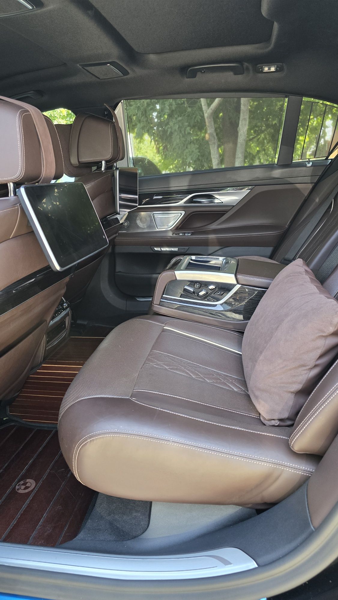 BMW 750 Li X-Drive M-Pack