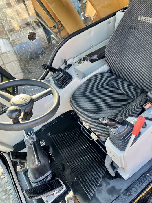 Excavator Liebherr A 904 C