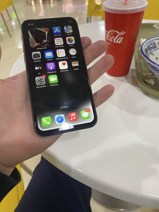 Продам телефон Айфон 11 pro 256