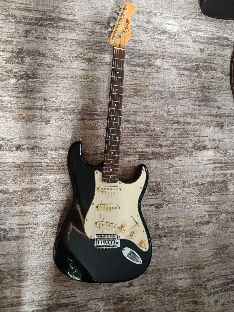 Класмический Stag stratocaster (3 сингла )