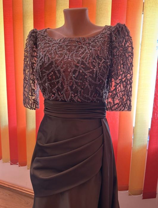 Rochie superba nasa cu trena, marimea M