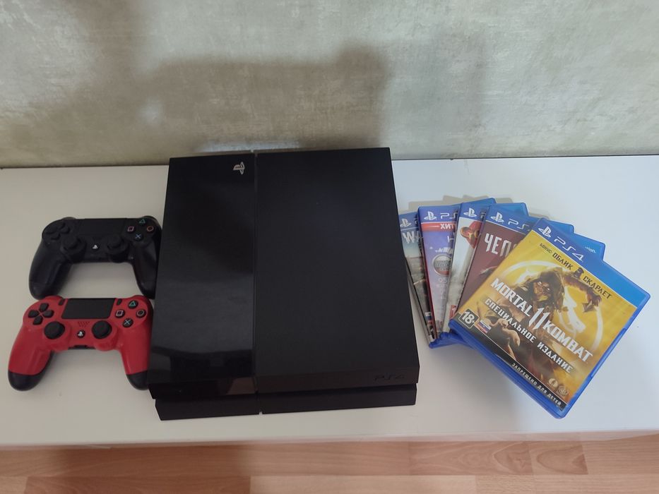Продам PS 4 FAT 500GB срочно.