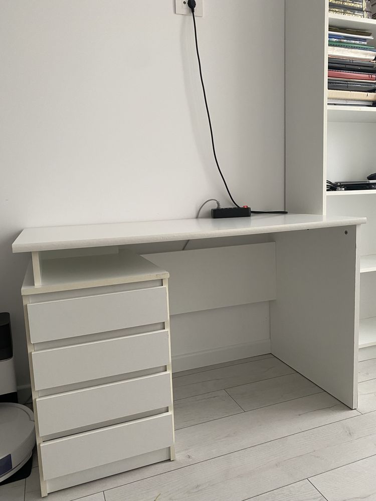 Mobilier- birou cu scaun, biblioteca, marca JISK