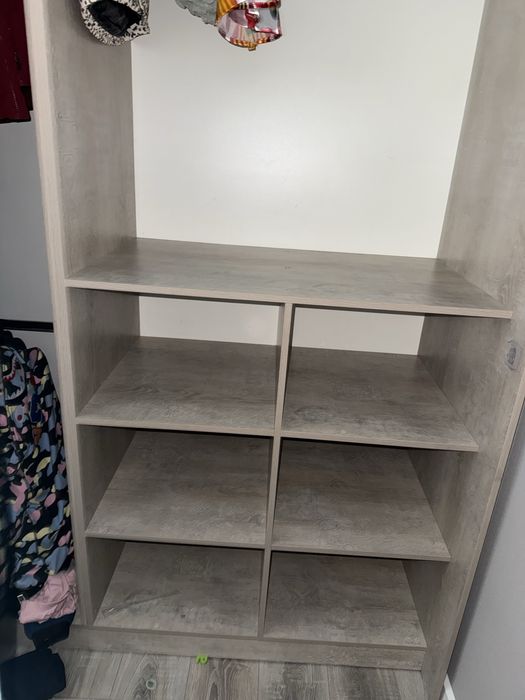 Срочно продам Шкаф  для одежды