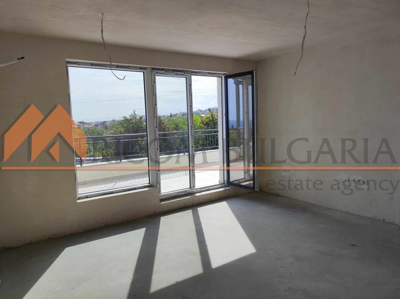 Продава се Двустаен апартамент в Варна, Виница - 76 кв.м за 1645 €/кв.м - Снимка #4