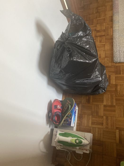 Donez jucarii  si adidasi copii