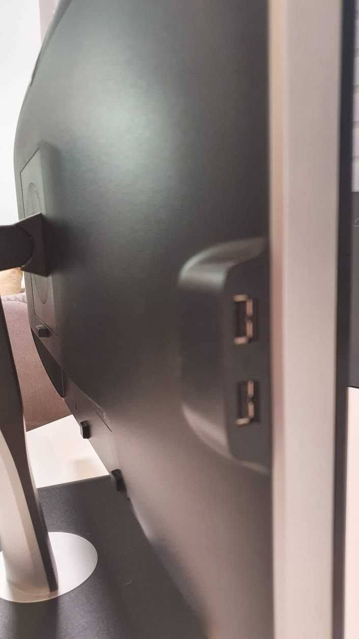 Монитор Dell UltraSharp U2412M