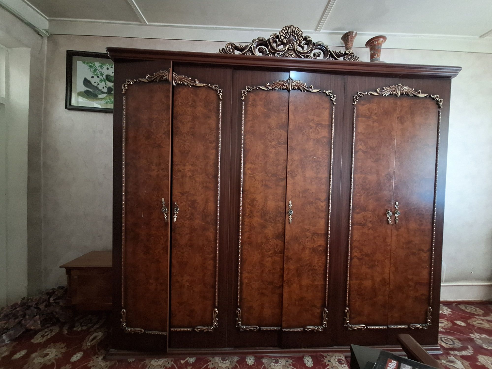 Mebel sotiladi bu