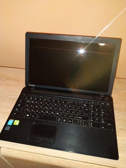 Лаптоп Тошиба за части