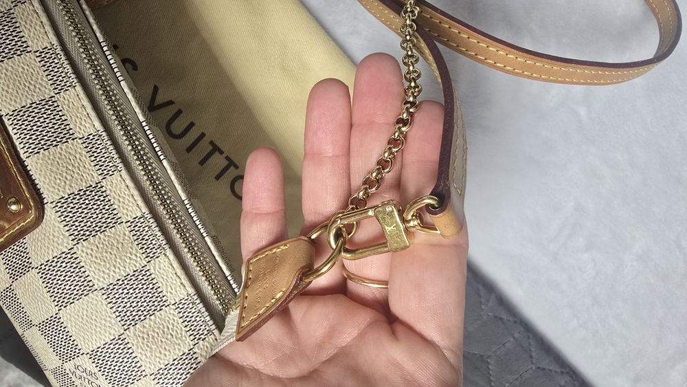 Geanta crossbody Louis Vuitton Eva cloth bag,beige, saculet,impecabila