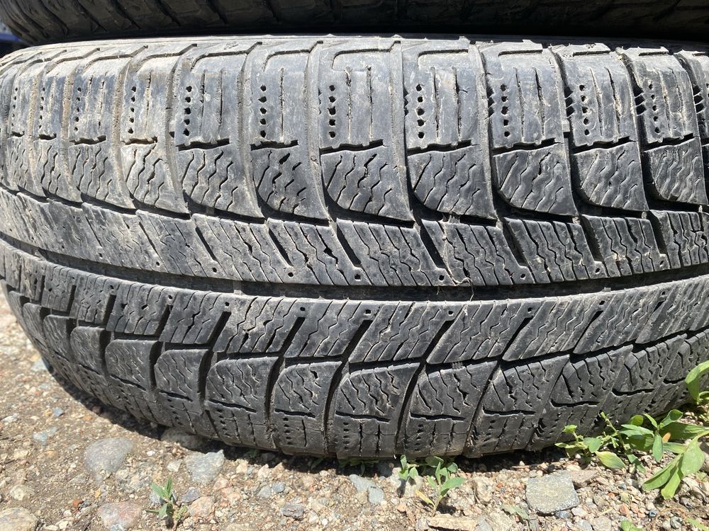 Комплект зимние шины 185/60/15 185/60R15 Michelin.