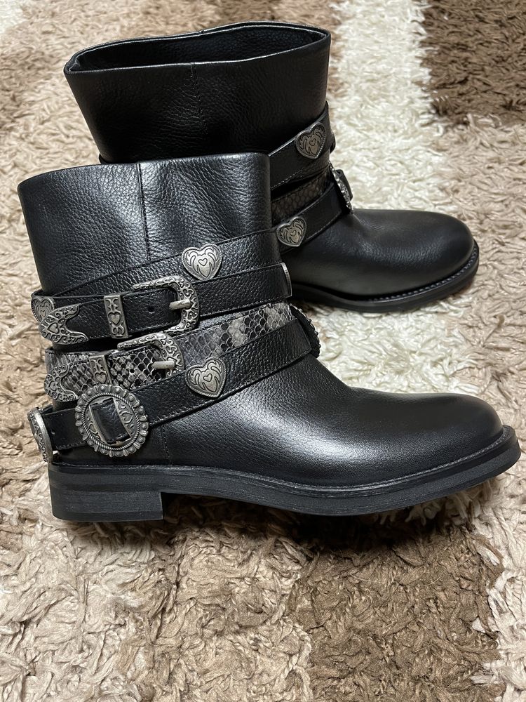 Боти Twinset