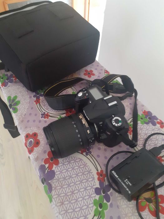 Nikon D90 обектив 18-105