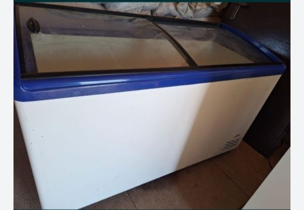 Продам морозильник большой