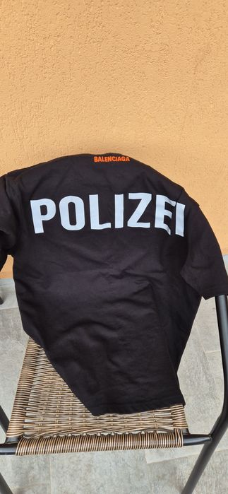 Tricou Balenciaga marimea M-L..