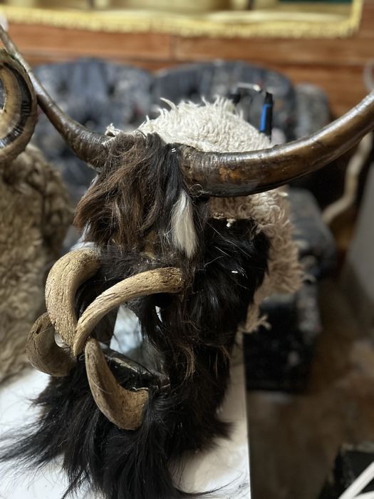 Изработвам Кукерски маски