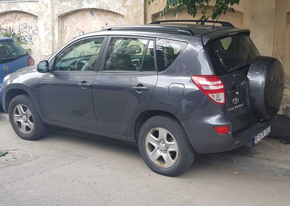 Toyota RAV4 2009 – Ideal pentru aventuri și oraș!