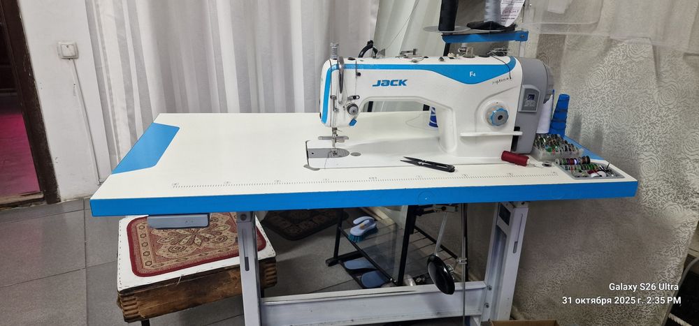 Промышленная машинка Jack F4.