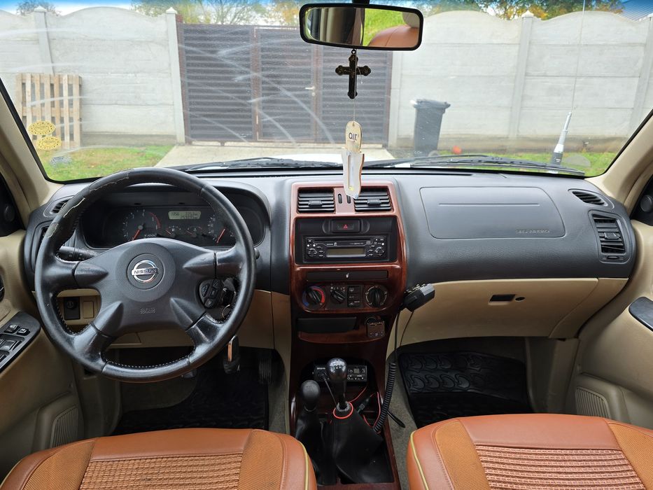Nissan Terrano II