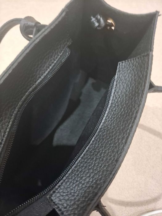 Дамска черна чантичка