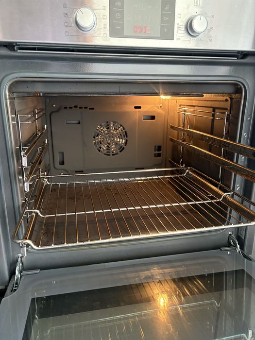 Cuptor multifunctional incorporabil Bosch