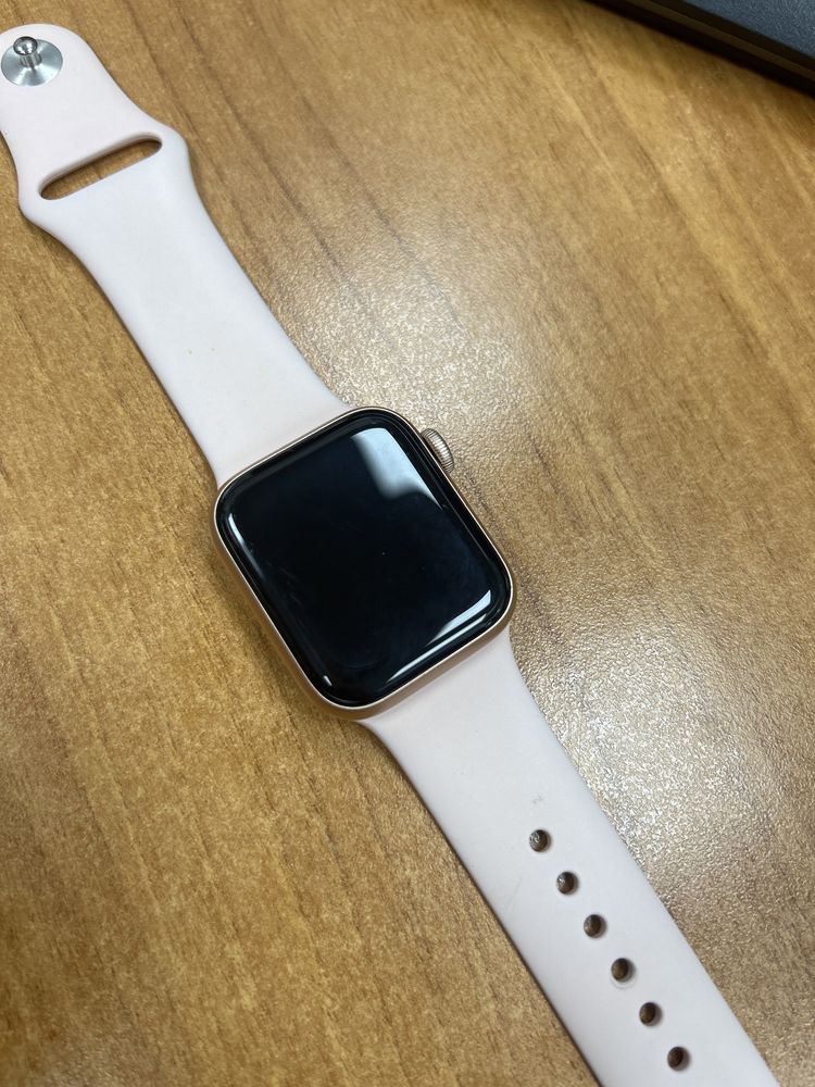 Apple watch SE 40мм