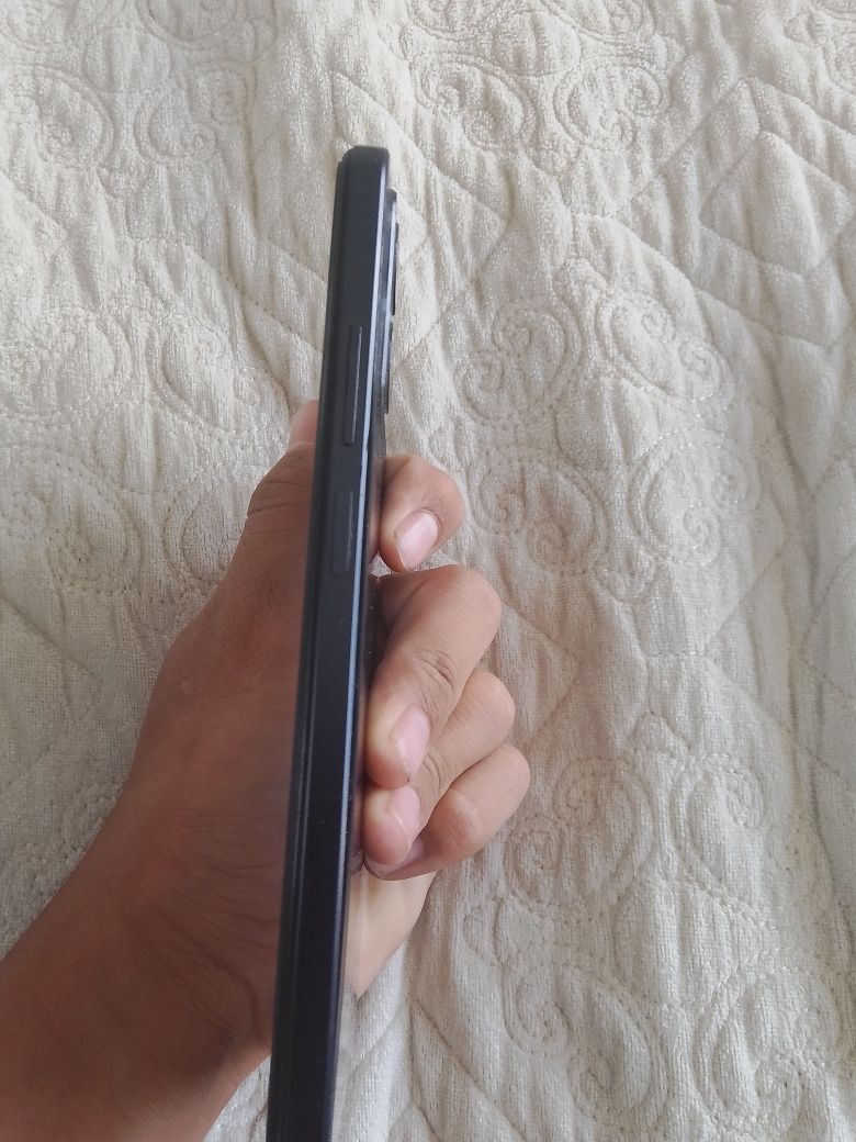 Продаю Redmi Note 12