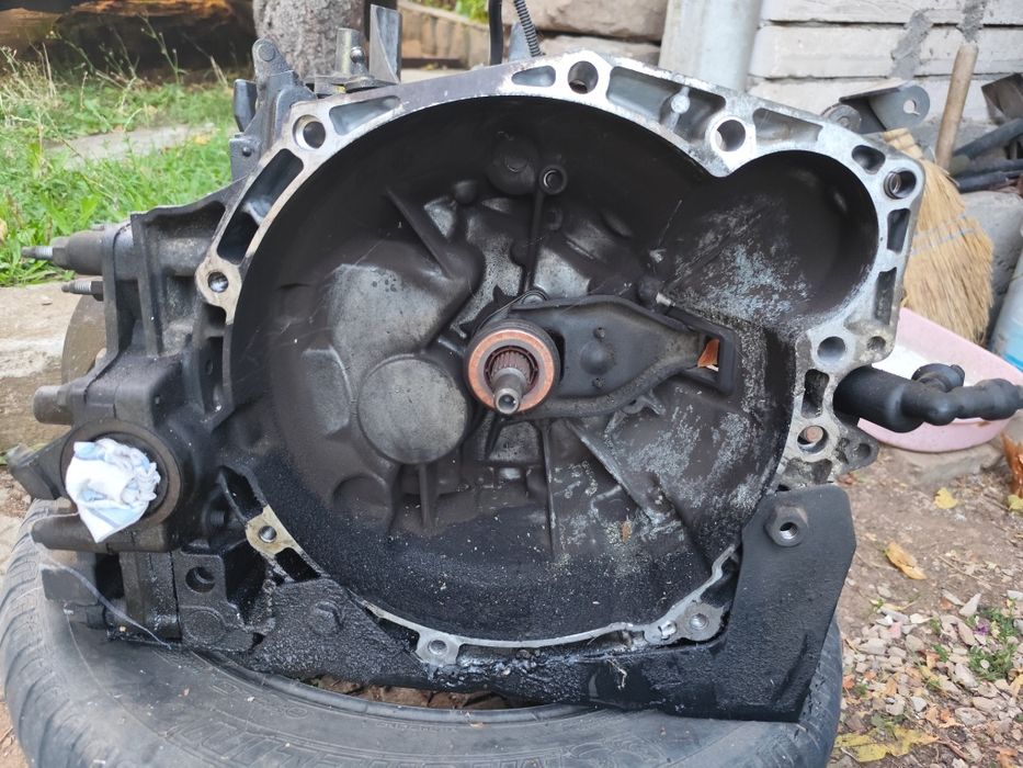 Пежо 407 Ръчна петстепенна скоростна кутия