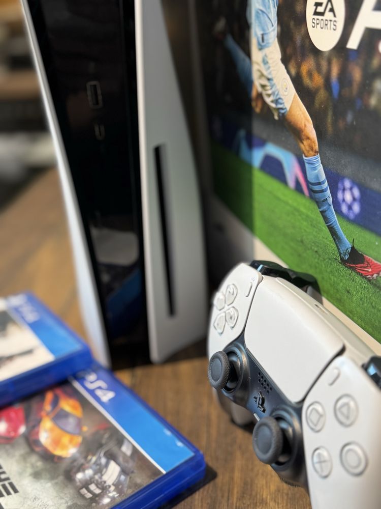 Playstation 5 disc edition с гаранция МАЛКО ИЗПОЛЗВАМ! 2 игри подарък