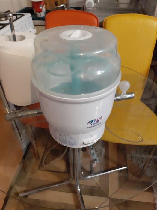 Vand sau schimb  sterilizator Avent Philips foarte rapid.